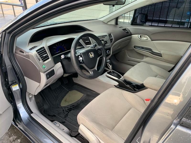 Honda Civic LX Sedan 5-Speed AT 2012