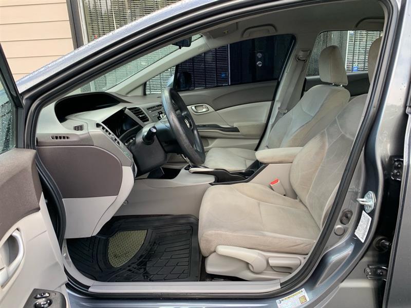 Honda Civic LX Sedan 5-Speed AT 2012