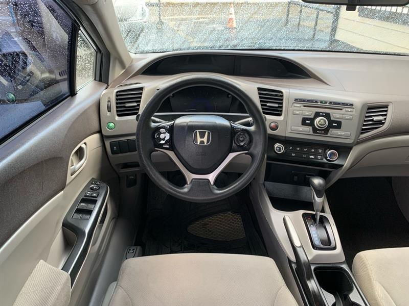 Honda Civic LX Sedan 5-Speed AT 2012