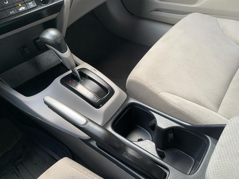 Honda Civic LX Sedan 5-Speed AT 2012