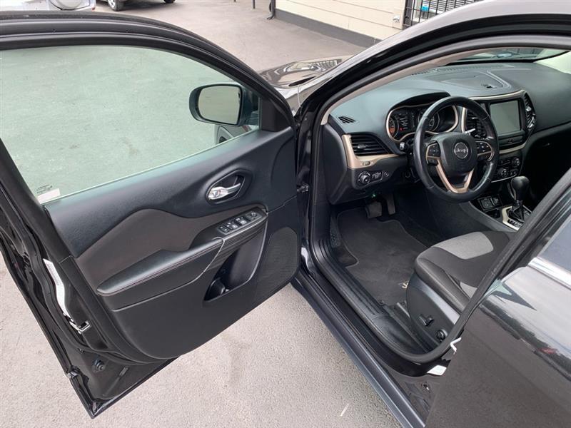 Jeep Cherokee Latitude FWD 2014