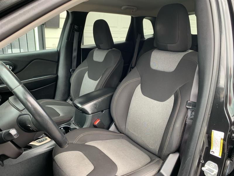 Jeep Cherokee Latitude FWD 2014