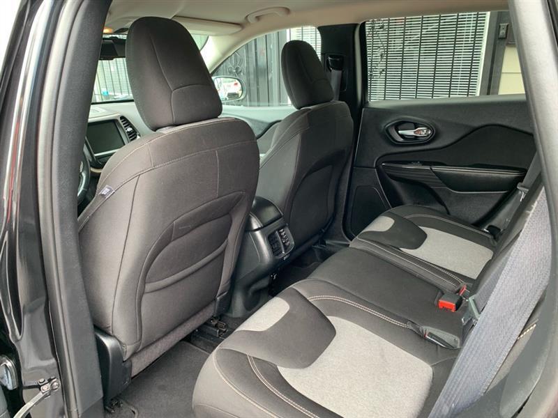 Jeep Cherokee Latitude FWD 2014