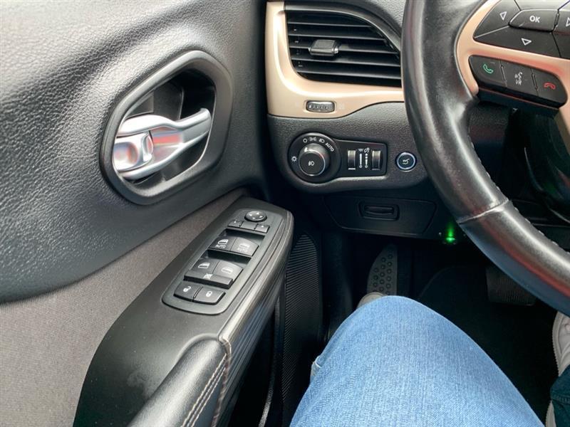 Jeep Cherokee Latitude FWD 2014