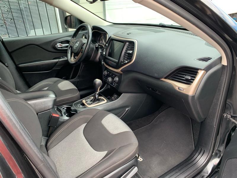 Jeep Cherokee Latitude FWD 2014