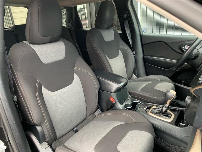 Jeep Cherokee Latitude FWD 2014