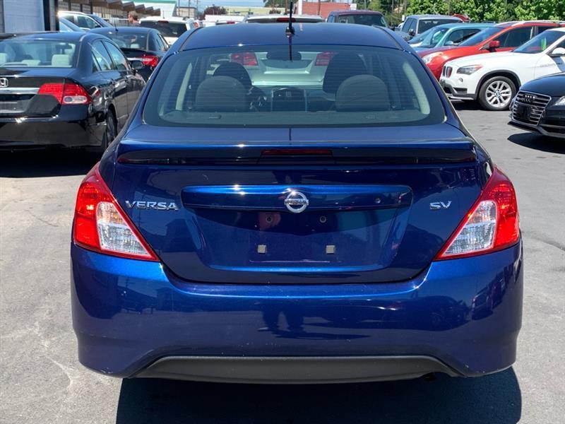 Nissan Versa 1.6 S 5M 2018