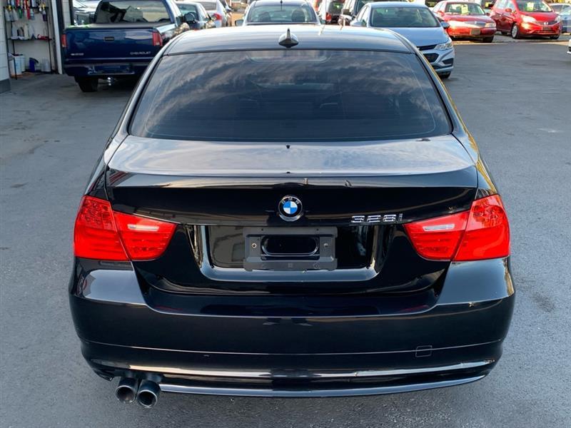 BMW 3-Series 328i SA SULEV 2011