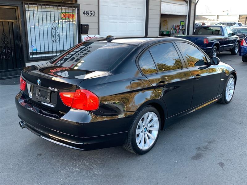 BMW 3-Series 328i SA SULEV 2011