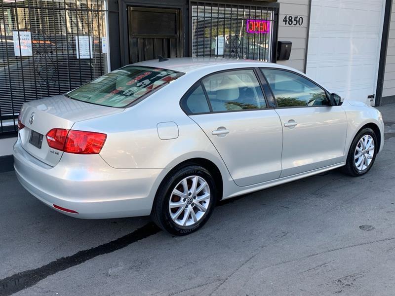 Volkswagen Jetta SE PZEV 2011