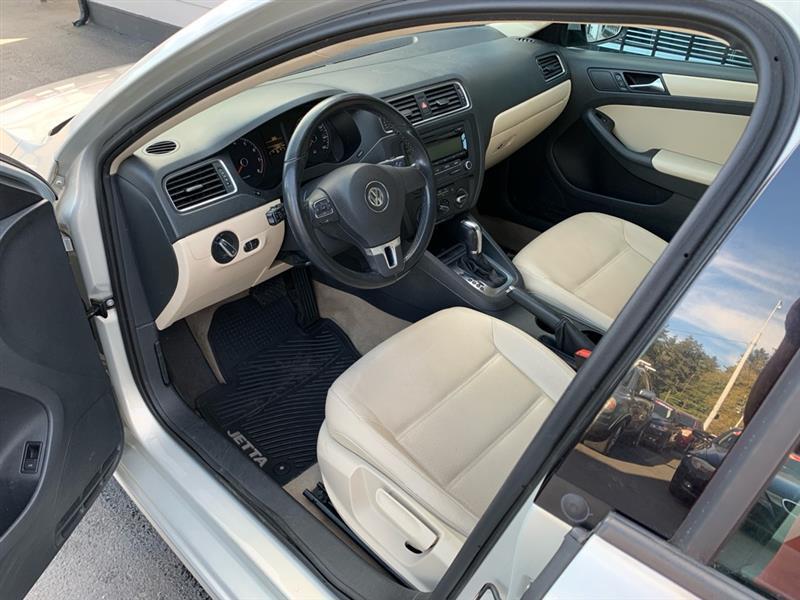 Volkswagen Jetta SE PZEV 2011