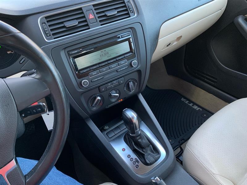 Volkswagen Jetta SE PZEV 2011