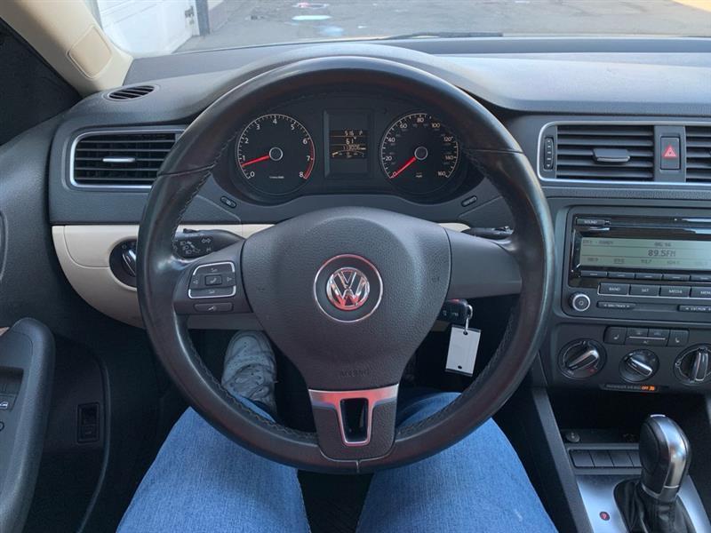 Volkswagen Jetta SE PZEV 2011