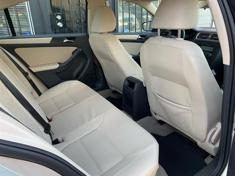 Volkswagen Jetta SE PZEV 2011