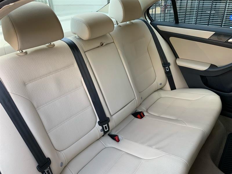 Volkswagen Jetta SE PZEV 2011