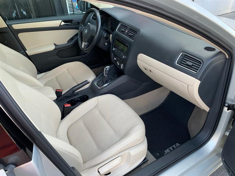 Volkswagen Jetta SE PZEV 2011
