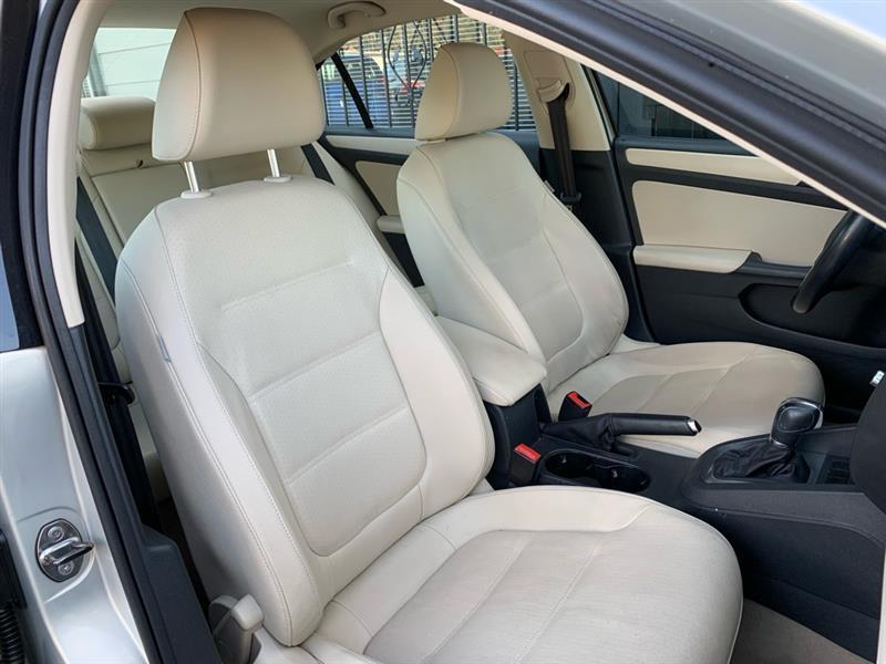Volkswagen Jetta SE PZEV 2011