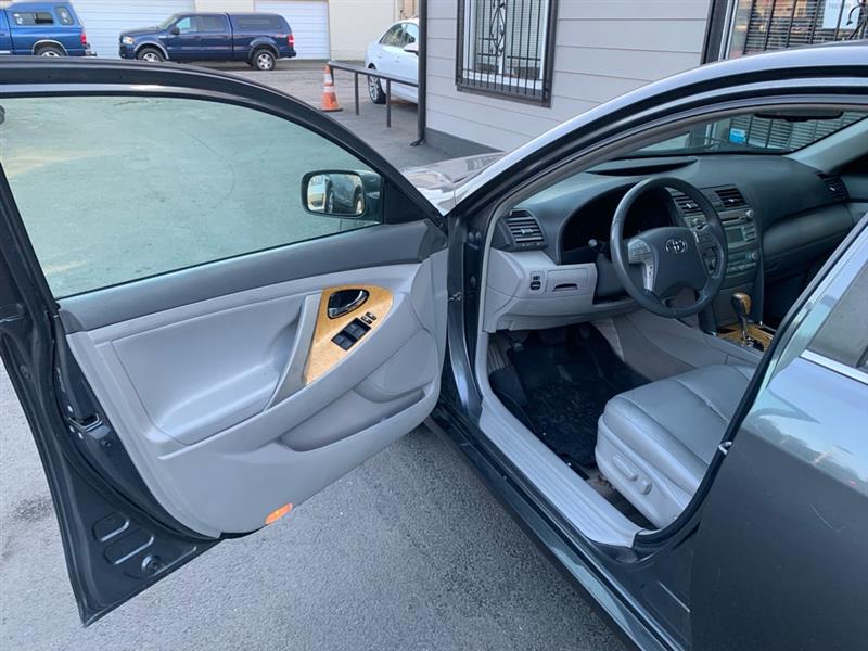 Toyota Camry LE V6 2007