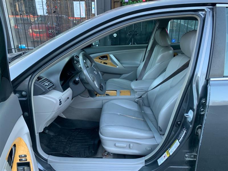 Toyota Camry LE V6 2007