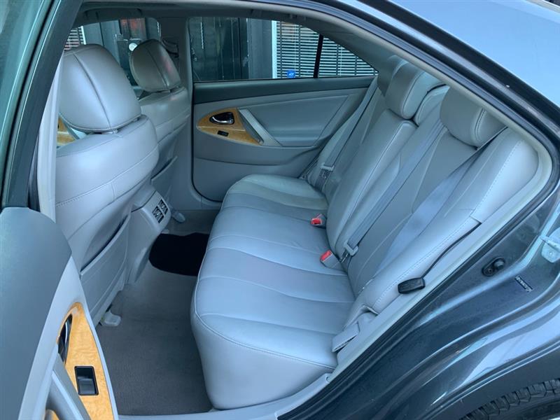 Toyota Camry LE V6 2007