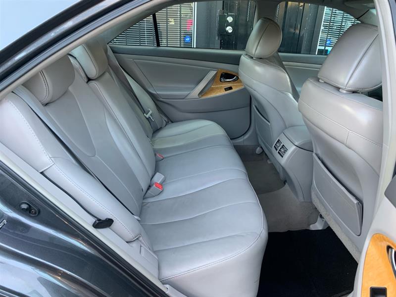 Toyota Camry LE V6 2007