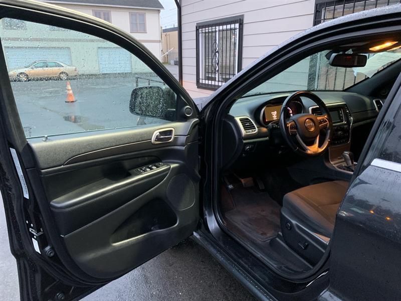 Jeep Grand Cherokee Laredo 4WD 2016