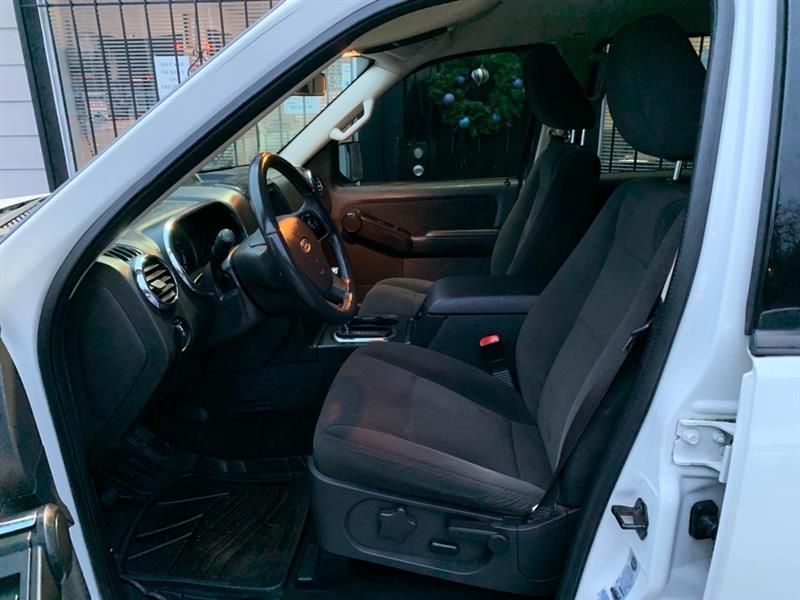Ford Explorer XLT 4.0L 4WD 2010
