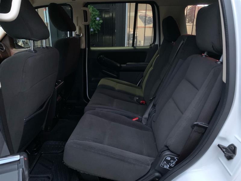 Ford Explorer XLT 4.0L 4WD 2010
