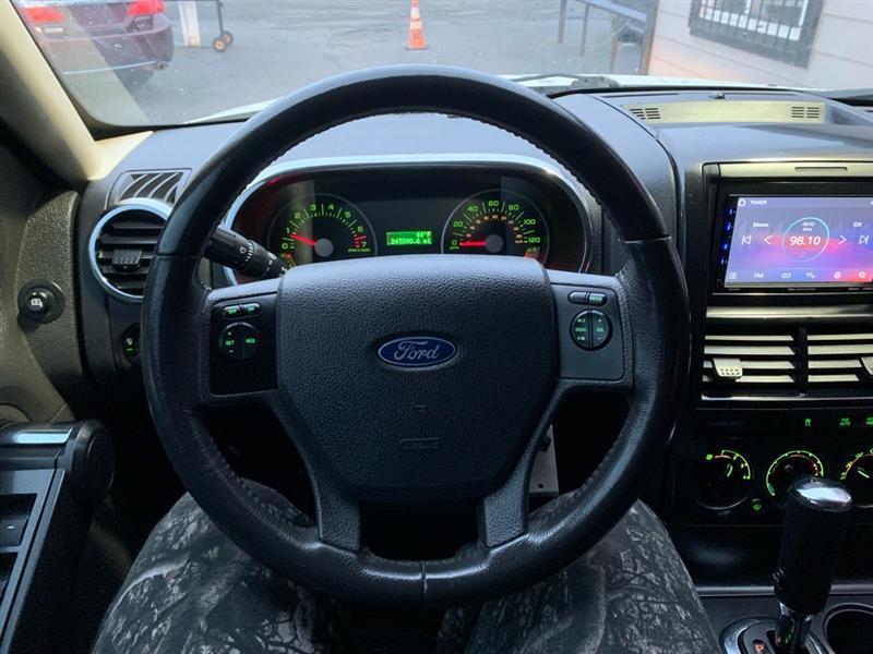 Ford Explorer XLT 4.0L 4WD 2010