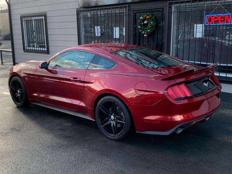 Ford Mustang EcoBoost Coupe 2017