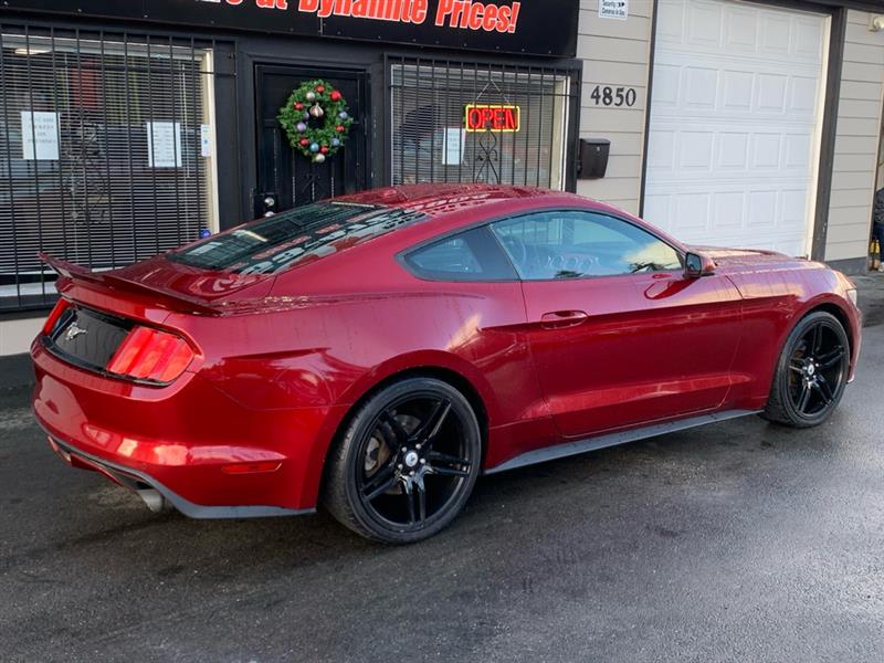 Ford Mustang EcoBoost Coupe 2017