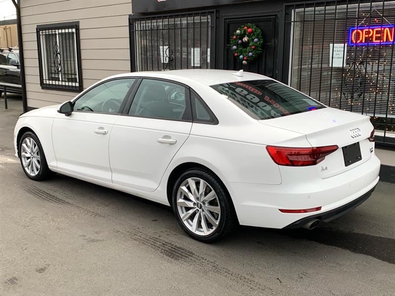Audi A4 2.0T Premium quattro Sedan 2017