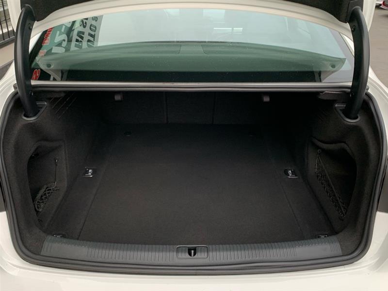 Audi A4 2.0T Premium quattro Sedan 2017