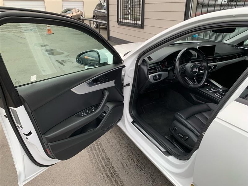 Audi A4 2.0T Premium quattro Sedan 2017