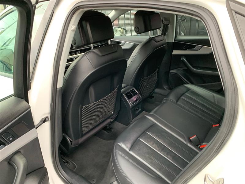 Audi A4 2.0T Premium quattro Sedan 2017