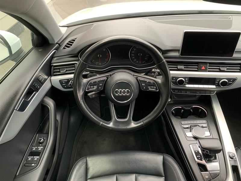 Audi A4 2.0T Premium quattro Sedan 2017