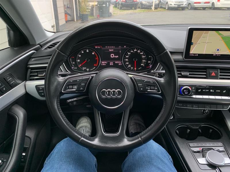 Audi A4 2.0T Premium quattro Sedan 2017