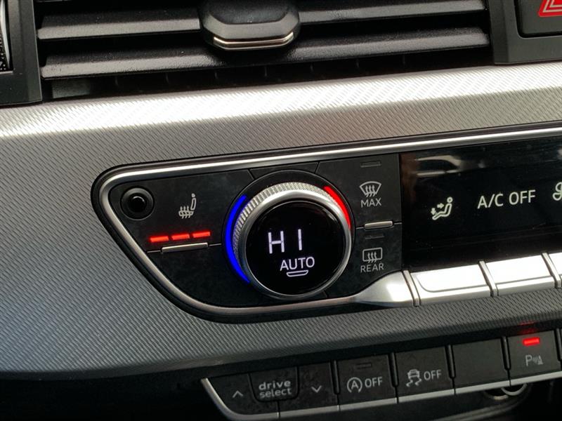 Audi A4 2.0T Premium quattro Sedan 2017