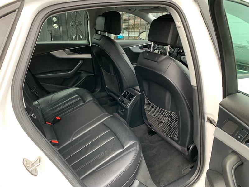 Audi A4 2.0T Premium quattro Sedan 2017