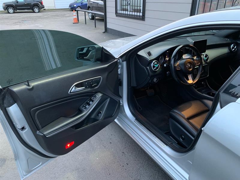 Mercedes-Benz CLA  2016
