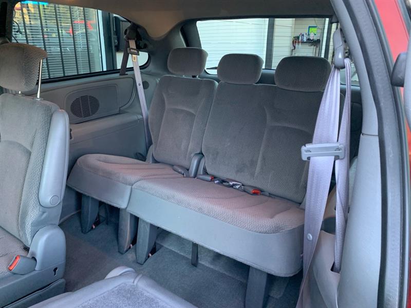 Chrysler Town & Country LX 2005