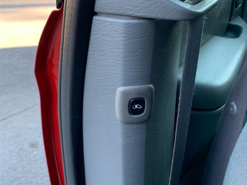 Chrysler Town & Country LX 2005