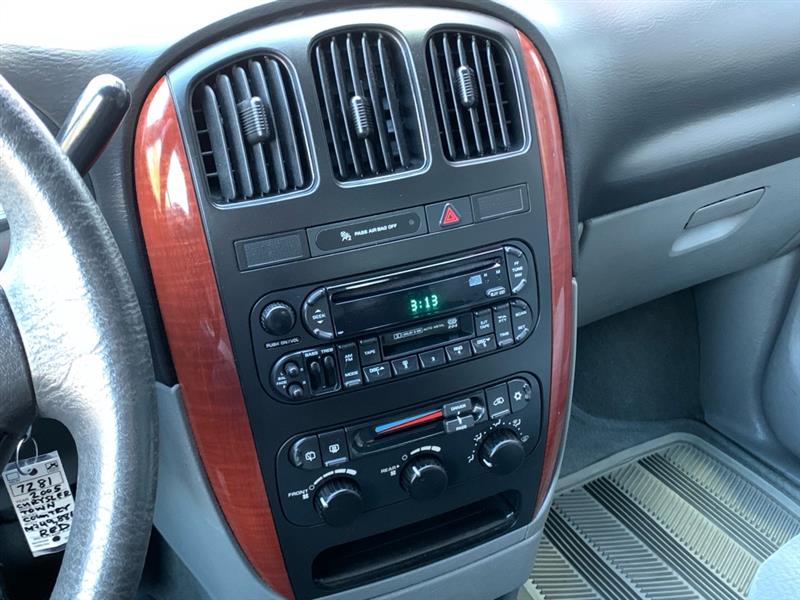 Chrysler Town & Country LX 2005