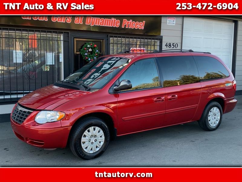 2005 Chrysler Town & Country LX