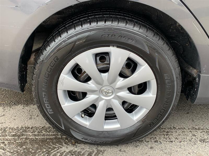 Toyota Corolla Base 5-Speed MT 2010