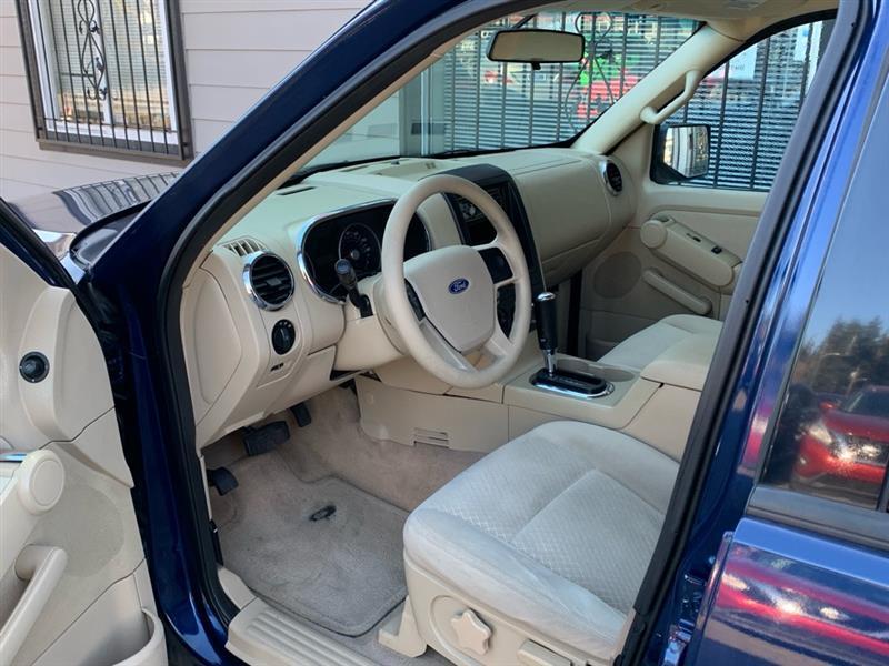 Ford Explorer XLS 4.0L 2WD 2006