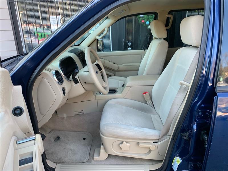 Ford Explorer XLS 4.0L 2WD 2006