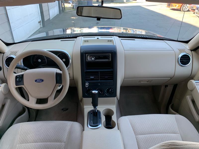Ford Explorer XLS 4.0L 2WD 2006