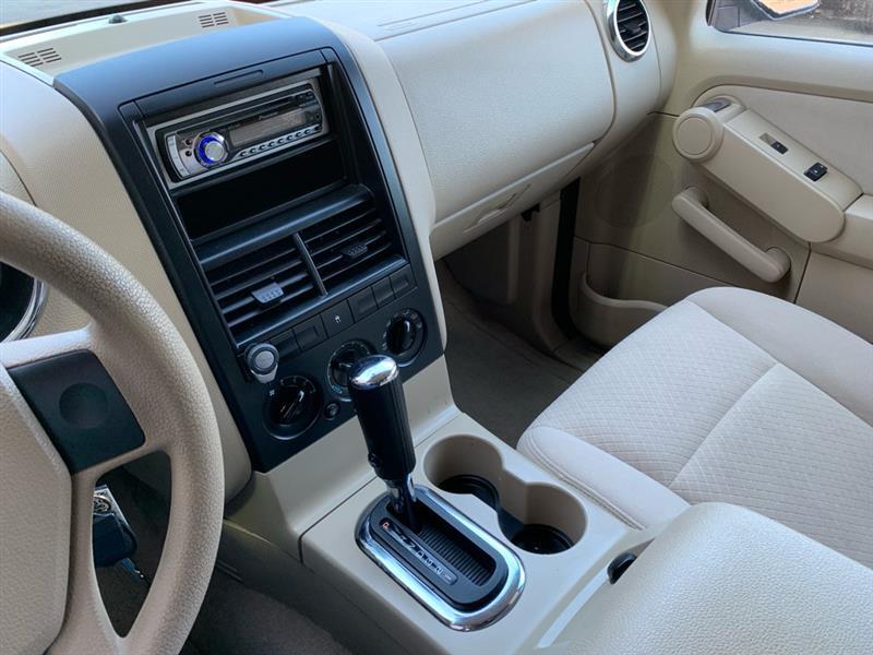 Ford Explorer XLS 4.0L 2WD 2006