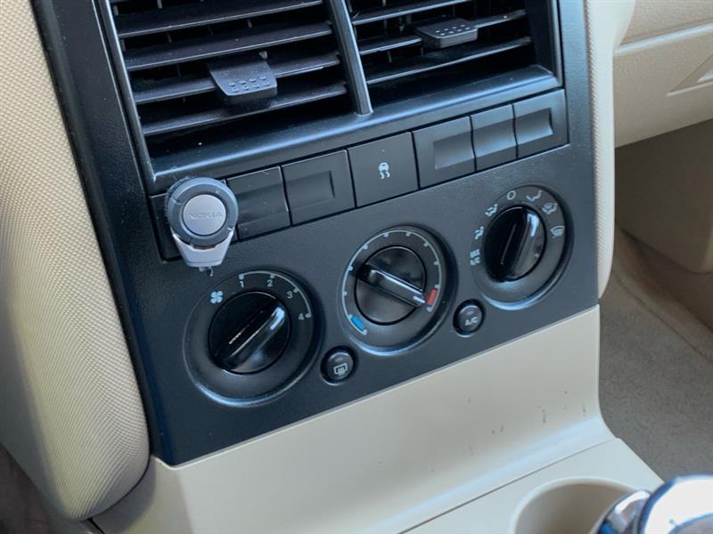 Ford Explorer XLS 4.0L 2WD 2006